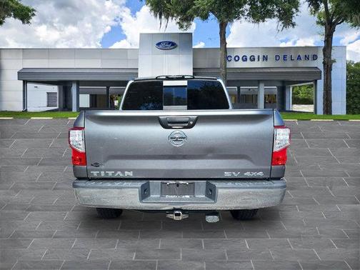 2017 Nissan Titan SV