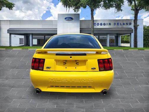 2004 Ford Mustang GT Premium