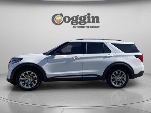 Star White Metallic Tri-Coat 2026 Ford Explorer Platinum