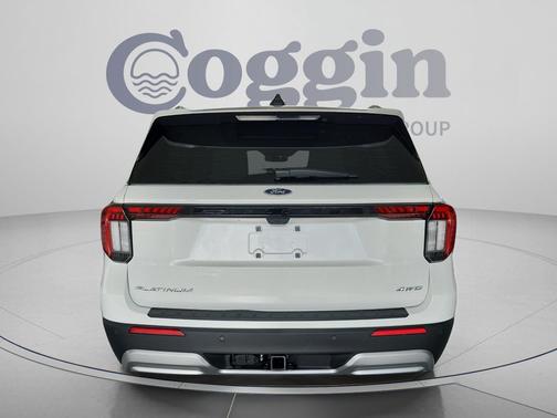 Star White Metallic Tri-Coat 2026 Ford Explorer Platinum