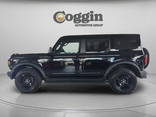 Shadow Black 2026 Ford Bronco Outer Banks
