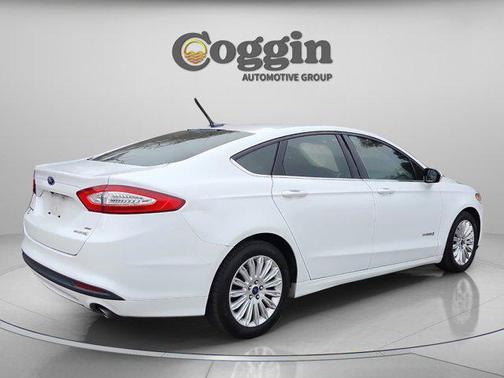 2015 Ford Fusion Hybrid SE
