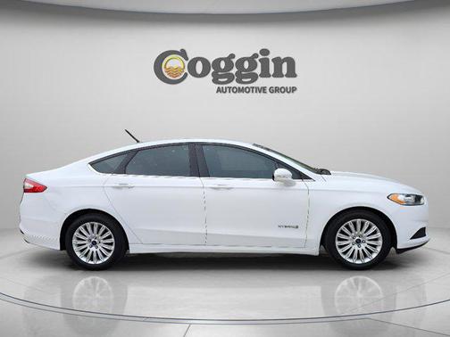 2015 Ford Fusion Hybrid SE