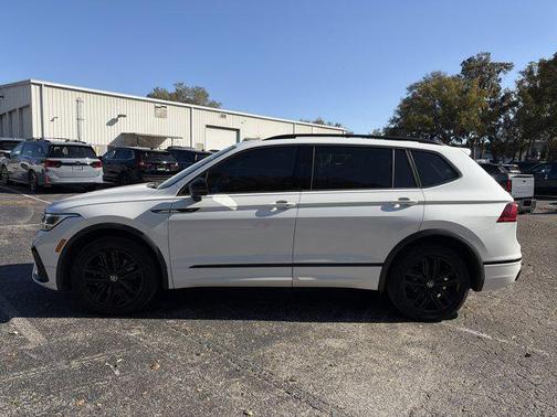 2022 Volkswagen Tiguan 2.0T SE R-Line Black