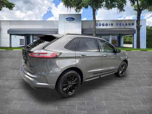 2022 Ford Edge SE