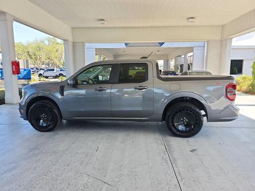 Carbonized Gray Metallic 2025 Ford Maverick Lobo