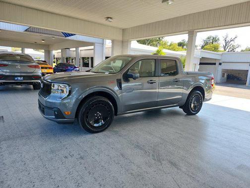 Carbonized Gray Metallic 2025 Ford Maverick Lobo