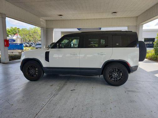 Fuji White 2021 Land Rover Defender 110 SE