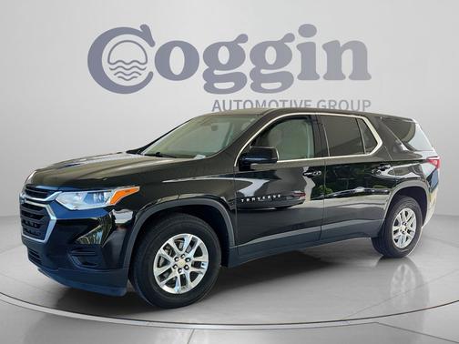 Mosaic Black Metallic 2020 Chevrolet Traverse LS