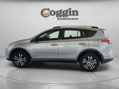 Silver Sky Metallic 2018 Toyota RAV4 LE