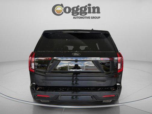 Agate Black Metallic 2026 Ford Expedition Platinum
