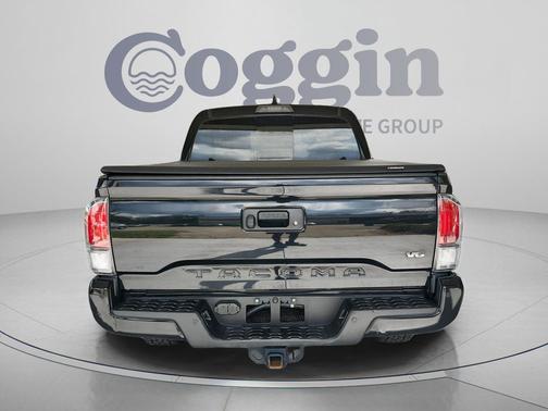 Midnight Black Metallic 2022 Toyota Tacoma TRD Off Road