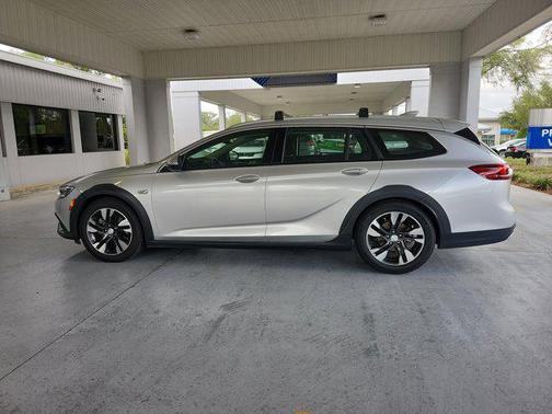 Quicksilver Metallic 2018 Buick Regal TourX Preferred