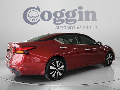 Scarlet Ember Tintcoat 2021 Nissan Altima 2.5 SV