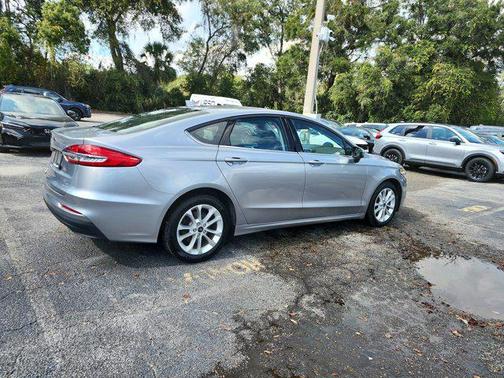 2020 Ford Fusion Hybrid SE