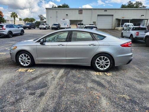 2020 Ford Fusion Hybrid SE