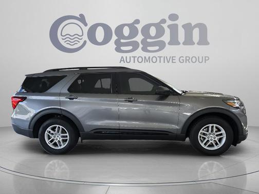 Carbonized Gray Metallic 2026 Ford Explorer Active