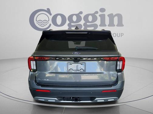 Carbonized Gray Metallic 2026 Ford Explorer Active