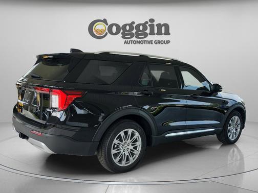 Agate Black Metallic 2026 Ford Explorer Platinum