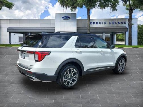 2025 Ford Explorer Platinum
