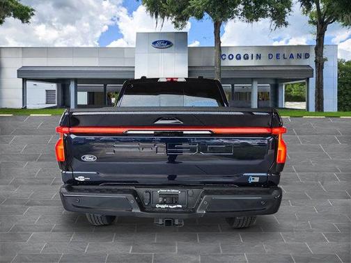2025 Ford F-150 Lightning Platinum