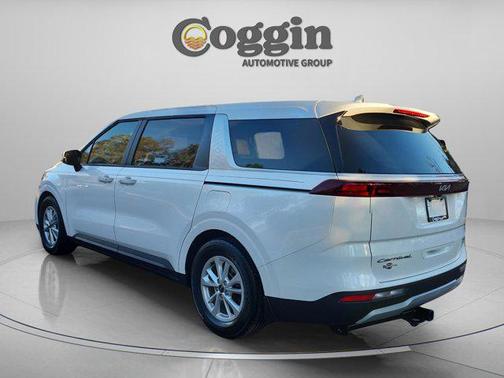 2022 Kia Carnival LXS