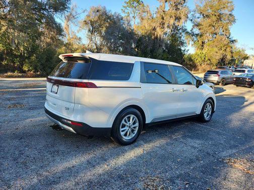 2022 Kia Carnival LXS