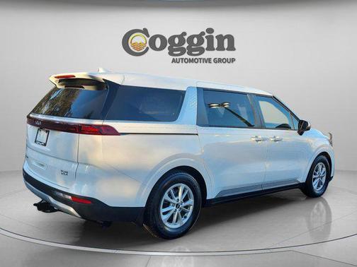 2022 Kia Carnival LXS