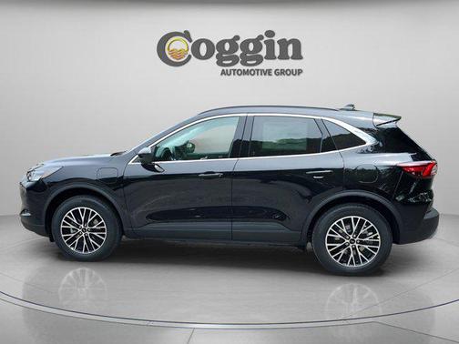 Agate Black Metallic 2025 Ford Escape PHEV Base