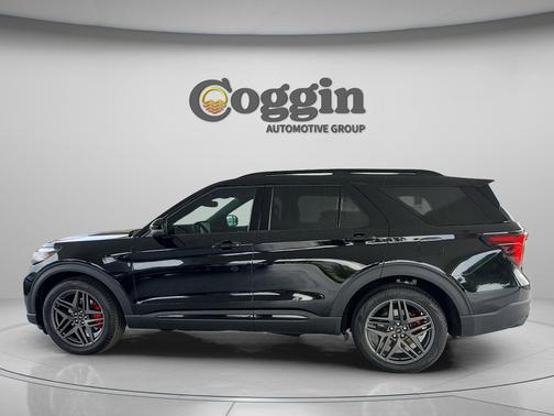 Agate Black Metallic 2026 Ford Explorer ST