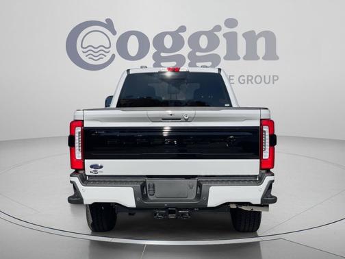 Avalanche 2026 Ford F-350 Platinum