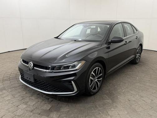 Deep Black Pearl 2025 Volkswagen Jetta 1.4T SE
