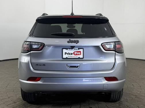 Billet Silver Metallic Clearcoat 2023 Jeep Compass High Altitude
