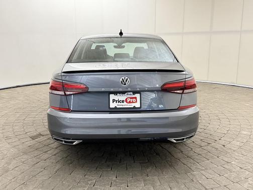 2020 Volkswagen Passat 2.0T R-Line