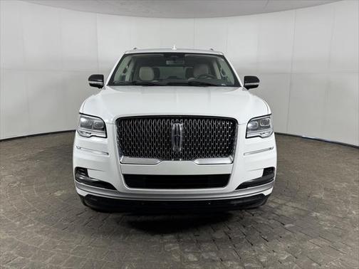 2024 Lincoln Navigator Premiere