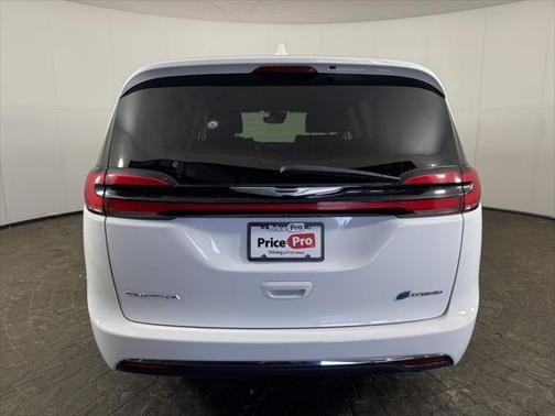 2022 Chrysler Pacifica Hybrid Touring L