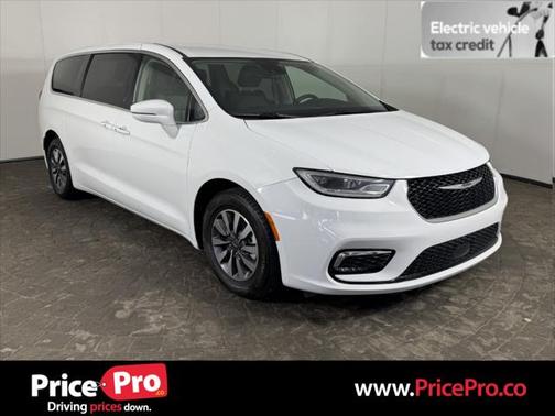 2022 Chrysler Pacifica Hybrid Touring L