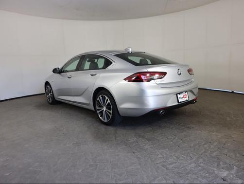2018 Buick Regal Sportback Essence