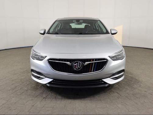 2018 Buick Regal Sportback Essence