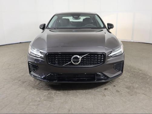 2025 Volvo S60 Plug-In Hybrid T8 Ultra