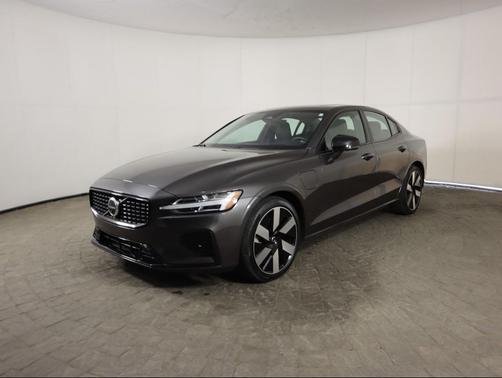 2025 Volvo S60 Plug-In Hybrid T8 Ultra