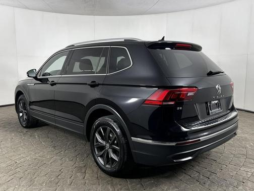 Deep Black Pearl 2023 Volkswagen Tiguan 2.0T SE 4MOTION