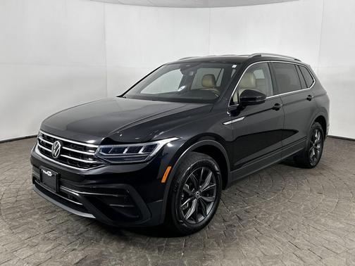 Deep Black Pearl 2023 Volkswagen Tiguan 2.0T SE 4MOTION