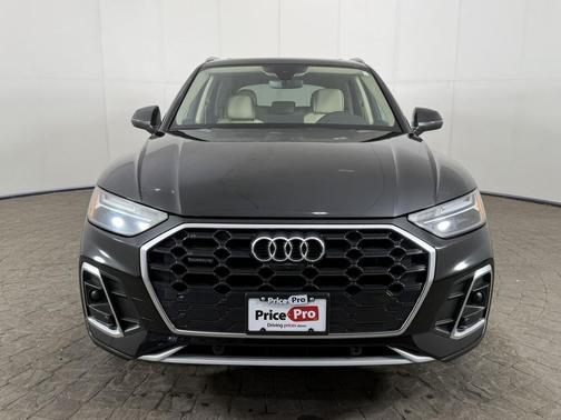 Mythos Black Metallic 2023 Audi Q5 45 S line Premium Plus