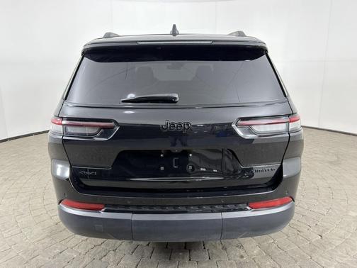 Diamond Black Crystal Pearlcoat 2025 Jeep Grand Cherokee L Limited