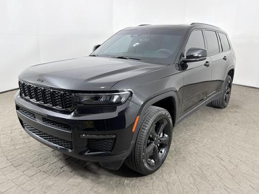 Diamond Black Crystal Pearlcoat 2025 Jeep Grand Cherokee L Limited