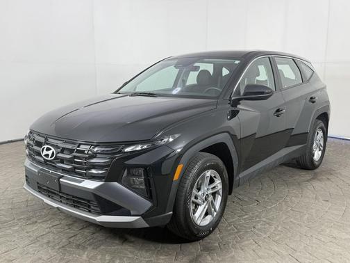 Phantom Black 2026 Hyundai TUCSON SE AWD