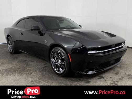 Diamond Black Crystal Pearlcoat 2025 Dodge Charger Daytona R/T