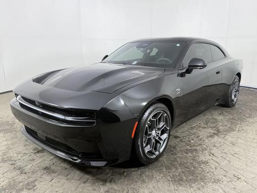 Diamond Black Crystal Pearlcoat 2025 Dodge Charger Daytona R/T