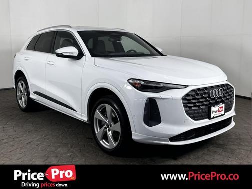 Glacier White Metallic 2025 Audi Q5 Premium Plus TFSI quattro S tronic
